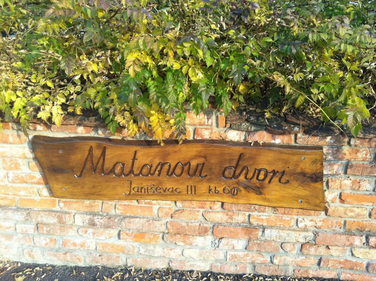 Matanovi Dvori Villa Slavonski Brod Eksteriør billede